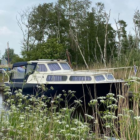 Boat Allemansfreon - Kamperen Op Het Water - Niet Om Mee Te Varen - Read Host Profile-Lees Hostprofiel Jutrijp Bagian luar foto