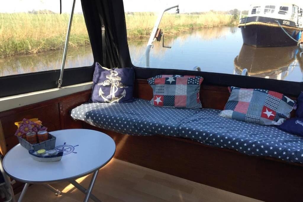 Boat Allemansfreon - Kamperen Op Het Water - Niet Om Mee Te Varen - Read Host Profile-Lees Hostprofiel Jutrijp Bagian luar foto