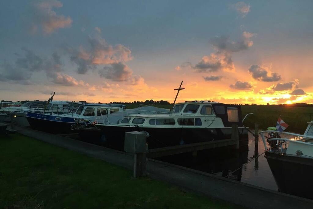 Boat Allemansfreon - Kamperen Op Het Water - Niet Om Mee Te Varen - Read Host Profile-Lees Hostprofiel Jutrijp Bagian luar foto
