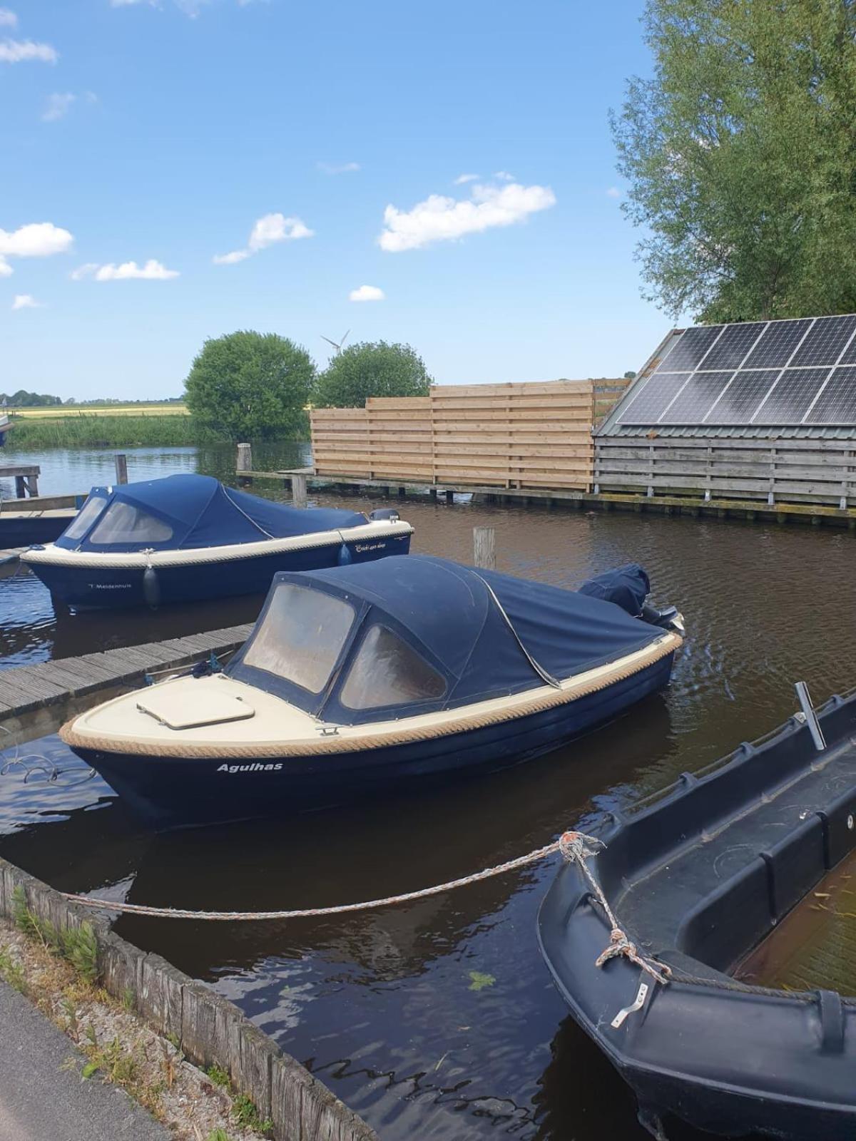 Boat Allemansfreon - Kamperen Op Het Water - Niet Om Mee Te Varen - Read Host Profile-Lees Hostprofiel Jutrijp Bagian luar foto