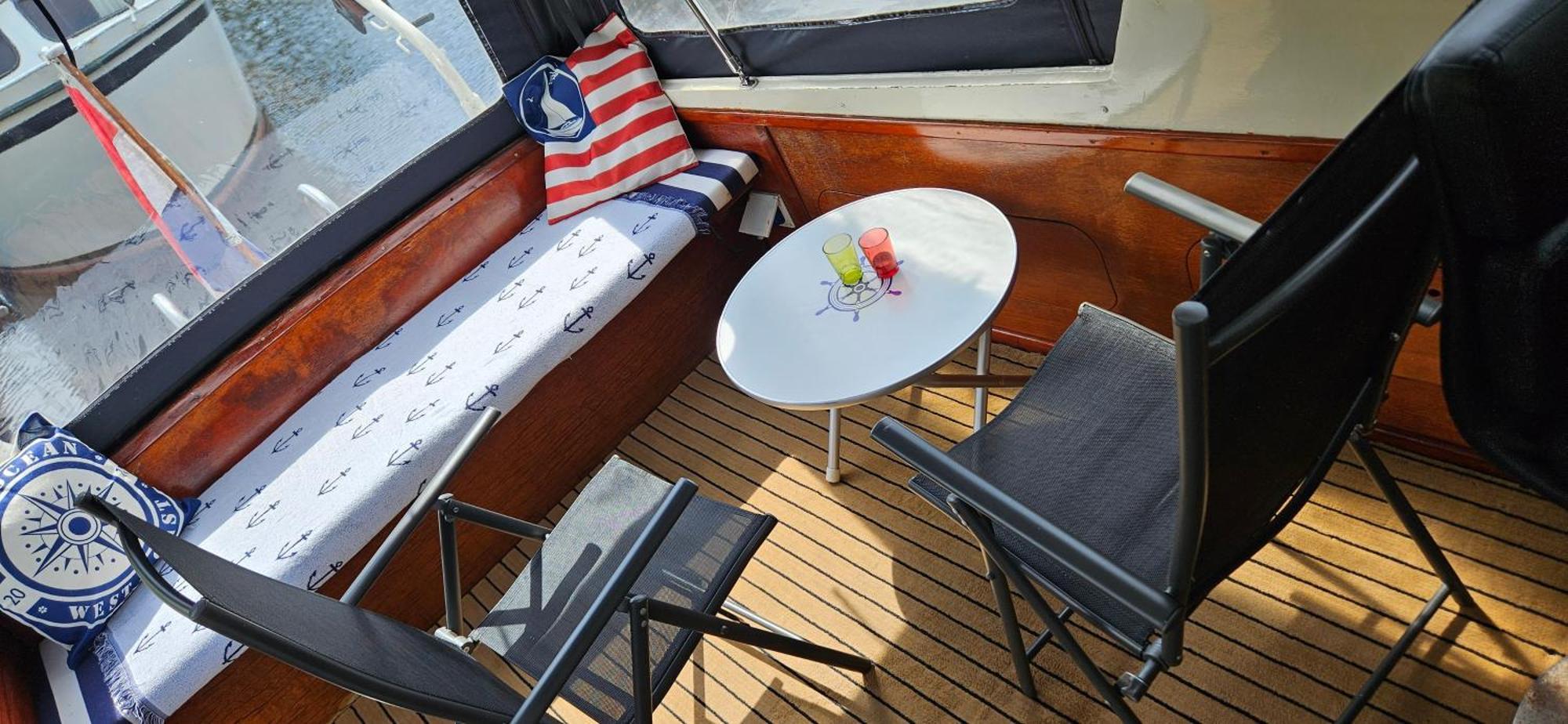 Boat Allemansfreon - Kamperen Op Het Water - Niet Om Mee Te Varen - Read Host Profile-Lees Hostprofiel Jutrijp Bagian luar foto